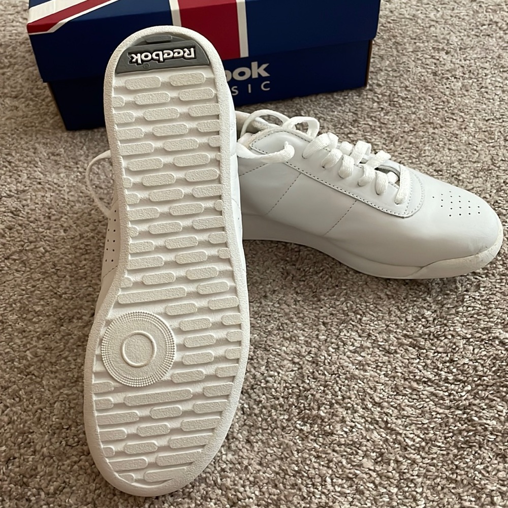 New Reebok Princess Shoes - Picture 2 of 4